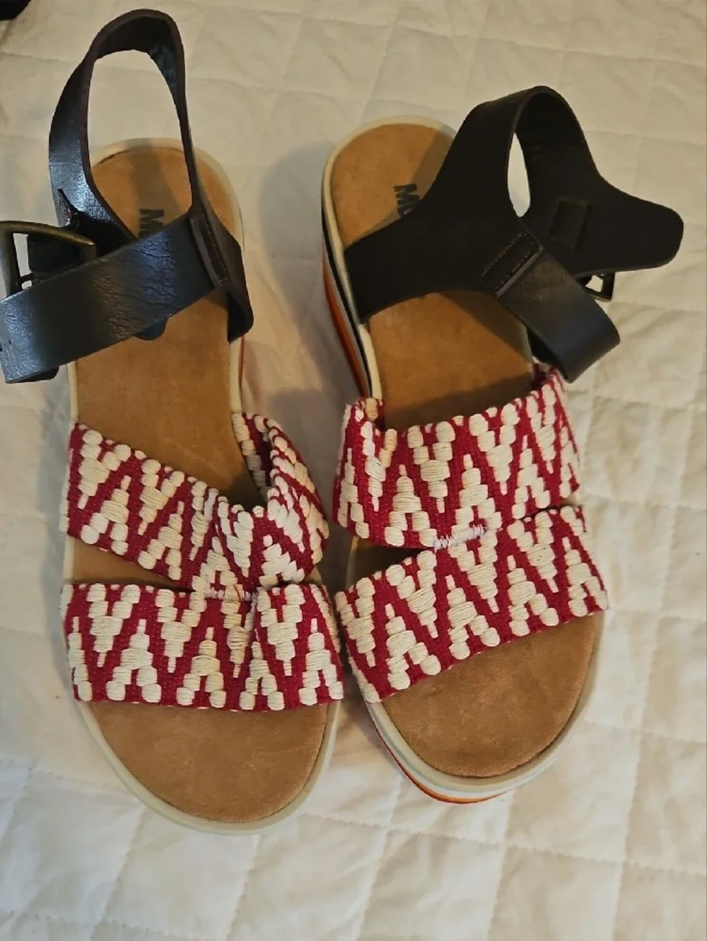 Women’s Sz 10 Platform Sandals with Red & White Woven Straps
